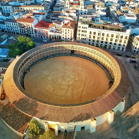 Charming Townhouse Near Maestranza