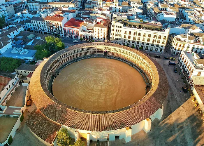 Charming Townhouse Near Maestranza